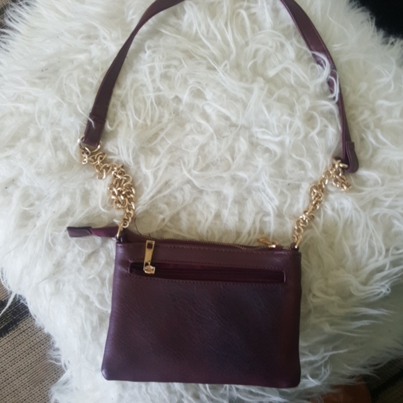 A practical multi zip cross body small mauve purse - Picture 2 of 4